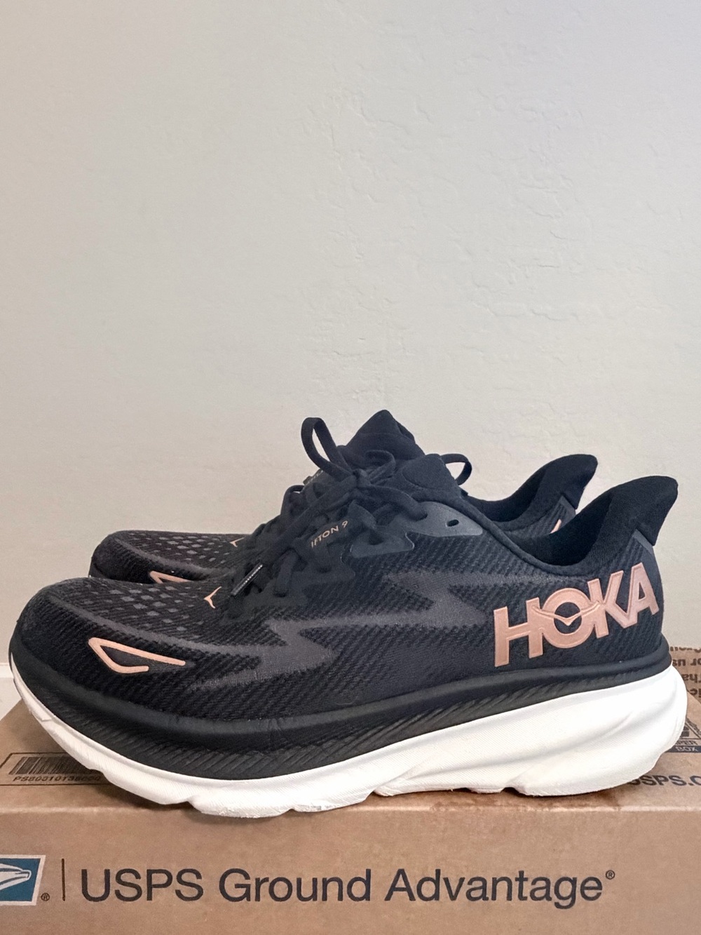 HOKA Clifton 9 running shoes– black/pink/peach Women’s Size 12